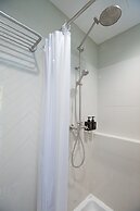 Prince Theatre Heritage Stay Hostel - Silom