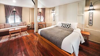 Prince Theatre Heritage Stay Hostel - Silom