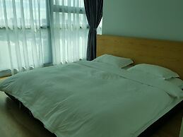 Kardean Intl at Vogue Suite