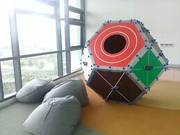 Kardean Intl at Vogue Suite