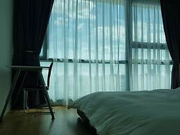 Kardean Intl at Vogue Suite