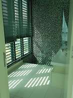 Kardean Intl at Vogue Suite