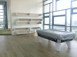 Kardean Intl at Vogue Suite