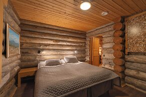 Kuukkeli Log Houses Villa Aurora (Pupula)