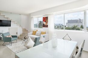 Penthouse with Panoramic View by FeelHome
