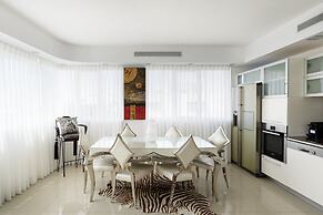 Penthouse with Panoramic View by FeelHome