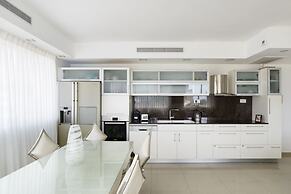 Penthouse with Panoramic View by FeelHome