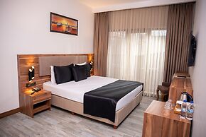 Mari Suites Hotel