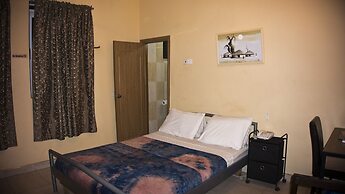 Jesiwa B's Little Palace