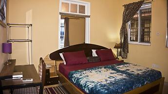 Jesiwa B's Little Palace