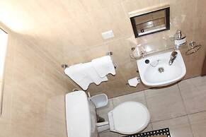 Jesiwa B's Little Palace