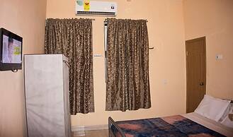 Jesiwa B's Little Palace