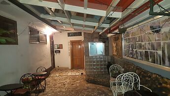 Jesiwa B's Little Palace