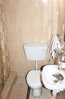 Jesiwa B's Little Palace