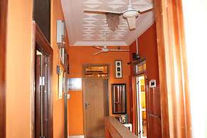 Jesiwa B's Little Palace