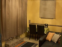 Jesiwa B's Little Palace