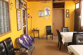 Jesiwa B's Little Palace