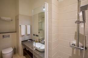 Welldone Cathedral Suites