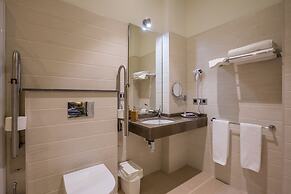 Welldone Cathedral Suites