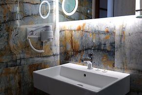 Oceanic Overview Suites