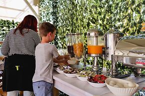 Oceanic Overview Suites