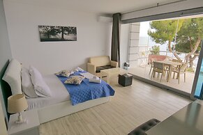 Oceanic Overview Suites