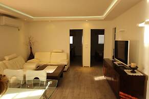 The Seasons Beach Apartment 2