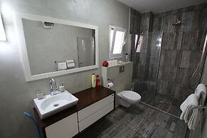 The Seasons Beach Apartment 2