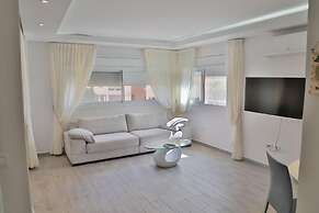 The Seasons Beach Design Studio Sea View