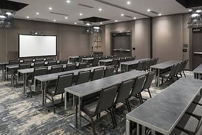 AC Hotel by Marriott Boston Cleveland Circle
