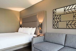AC Hotel by Marriott Boston Cleveland Circle