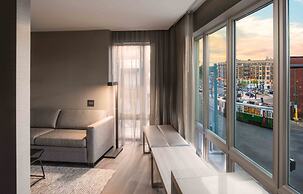 AC Hotel by Marriott Boston Cleveland Circle