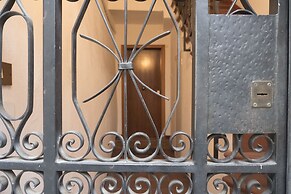 Spacious and Beautiful 60 sqm Apartment in the Very Heart of Bologna