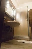 Spacious and Beautiful 60 sqm Apartment in the Very Heart of Bologna