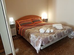 Spacious and Beautiful 60 sqm Apartment in the Very Heart of Bologna