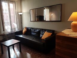 Spacious and Beautiful 60 sqm Apartment in the Very Heart of Bologna