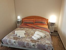 Spacious and Beautiful 60 sqm Apartment in the Very Heart of Bologna