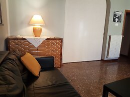 Spacious and Beautiful 60 sqm Apartment in the Very Heart of Bologna