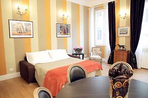 Elegant and Cozy City Center for 5 - Two Bedroom Apartment, Sleeps 5