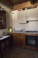 Large and Cozy Apartment on two Levels