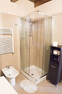 Large and Cozy Apartment on two Levels