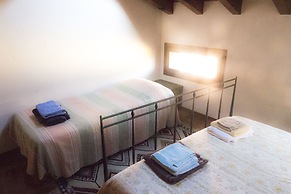 Large and Cozy Apartment on two Levels