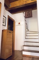 Large and Cozy Apartment on two Levels