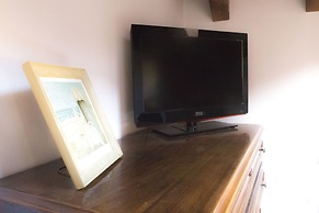 Large and Cozy Apartment on two Levels