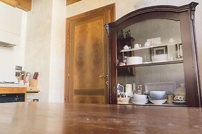 Large and Cozy Apartment on two Levels