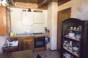 Large and Cozy Apartment on two Levels