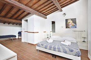 Short-let Florence Apartment Parione