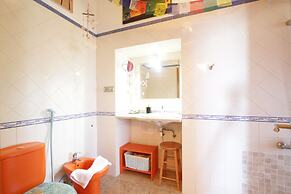 River View Very Central & Spacious 1 Bedroom