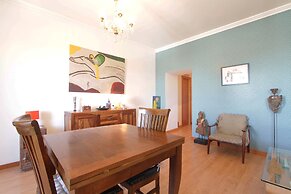 River View Very Central & Spacious 1 Bedroom