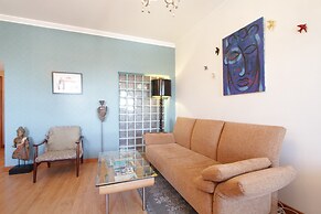 River View Very Central & Spacious 1 Bedroom